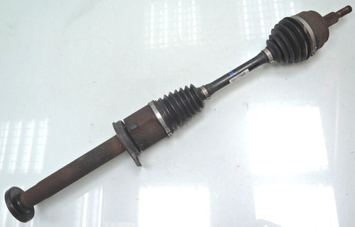 VW T5 / 2,5TDI 130PS Automatik / ANTRIEBSWELLE vorne rechts / 7H0407272 (YR257)