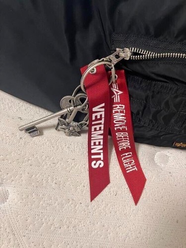 VETEMENTS x ALPHA INDUSTRIES Angel Bomber black size M used from Japan