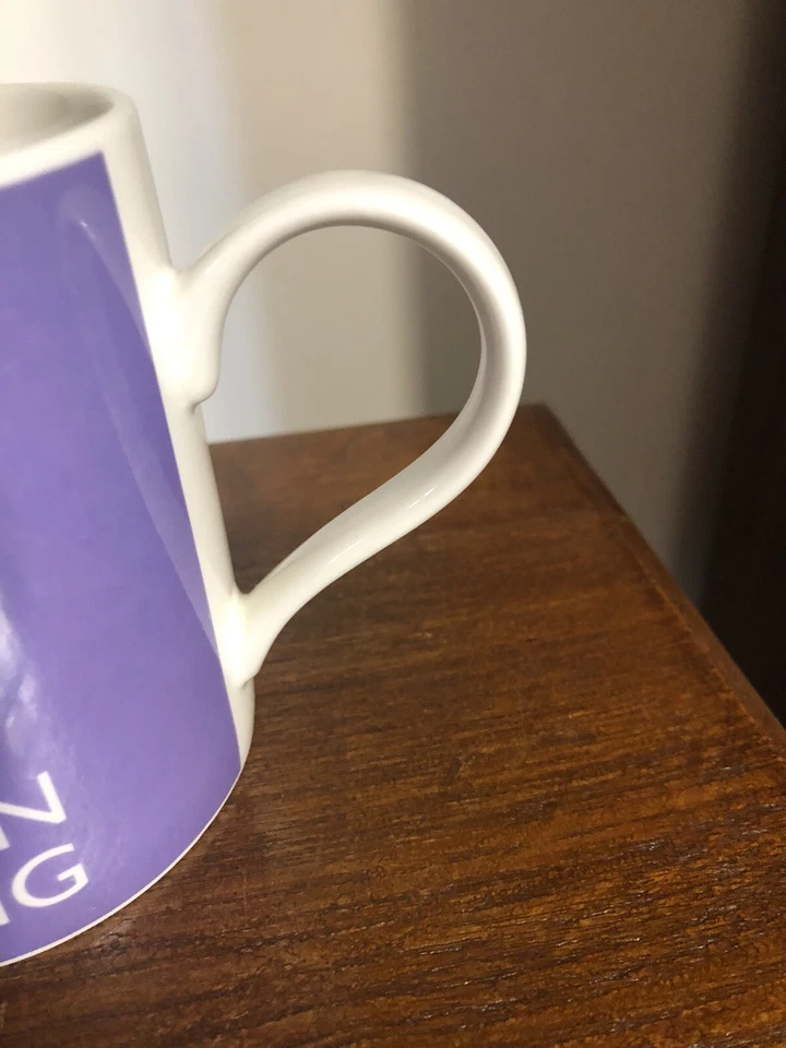 Taza de porcelana Keep Calm And Carry On Cooking de Kent Pottery Foto 3 de 4