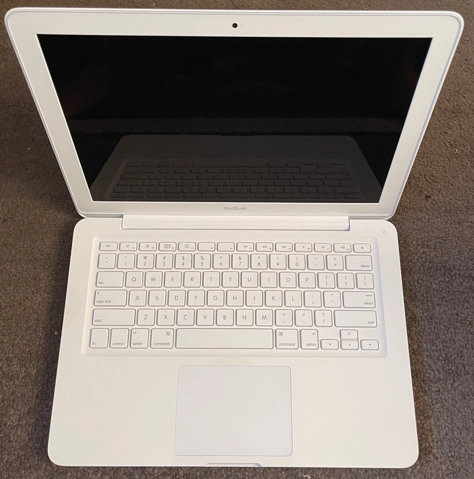 Usado Apple Macbook 2009 Blanco 13" Intel 2.4GHZ Core 2 Dúo 2GB RAM 250GB HDD - Imagen 2 de 4