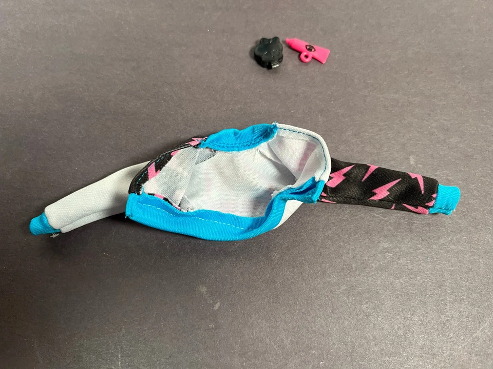 Monster High Skulltimates Secrets Fearidescent Muñeca Frankie Stein PIE FALTANTE Foto 3 de 4