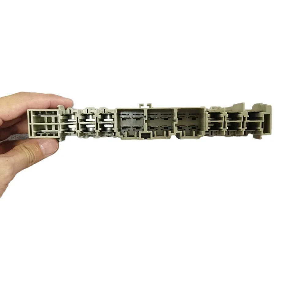 Bloque de fusibles para LEXUS IS250 2006-2015 para LEXUS GS350 2007-2011 para LEXUS GS430 Foto 4 de 4