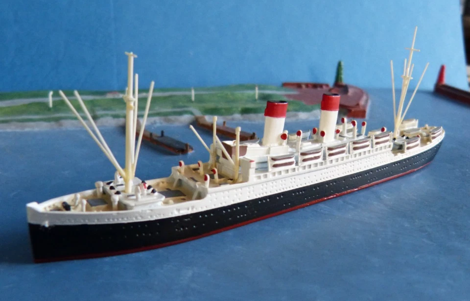 Mercator Metall Modell 514 - 1:1250 Passagierschiff Dampfer Monte Olivia HSDG