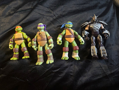 Teenage Mutant Ninja Turtles Viacom 2012 5in Action Figure Mixed Lot 4pc
