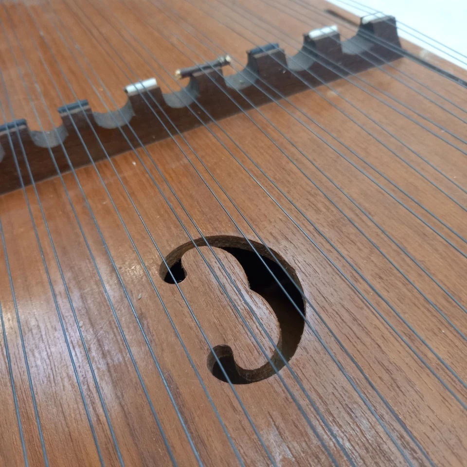 Rare Martyn Banks Large 12/11 Hammered Dulcimer –2 Bridges, C-Shaped Sound Holes - Image 3 of 4