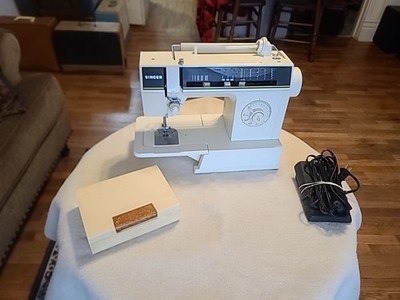 RARE VINTAGE Singer 6212C Sewing Machine SERVICED & TESTED. Working as it should