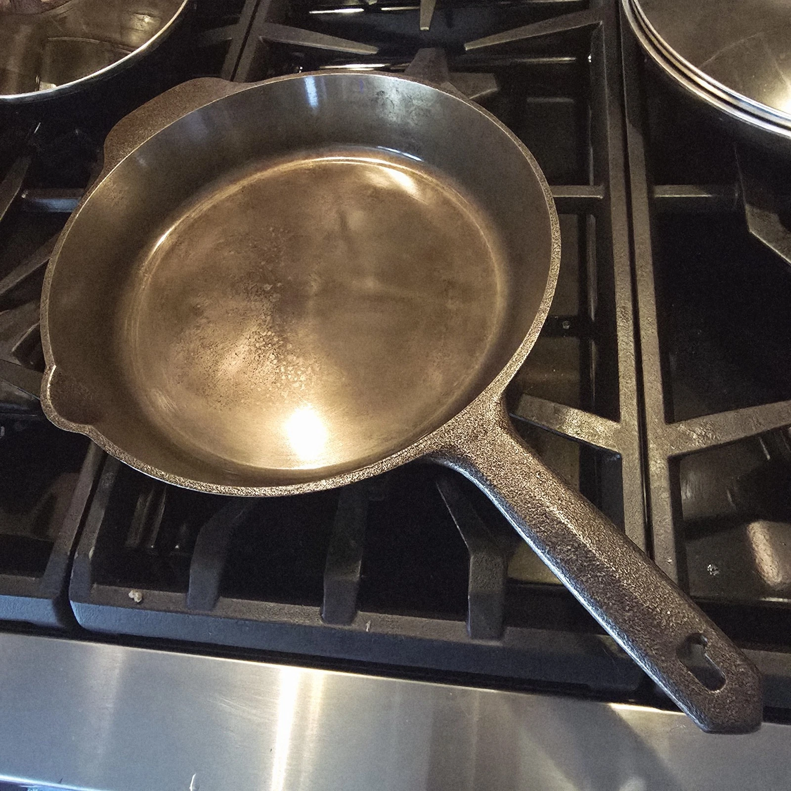 Skillet, Fredricksburg Cast Iron Company #10 - Sits Flat - Very Smooth!