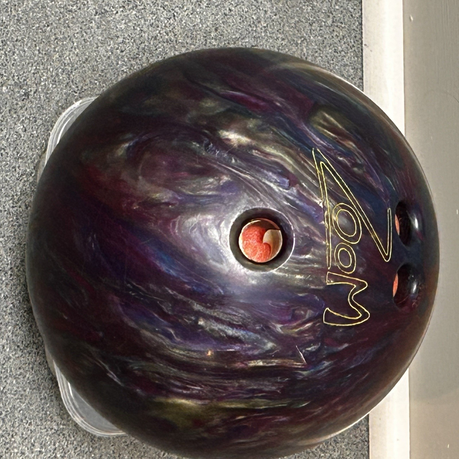 Ebonite Zoom Glow USED 8 Lb Bowling Ball Purple Turquoise Bl