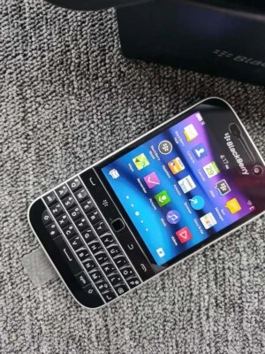 BlackBerry Classic Q20 16GB GSM (Unlocked) 4G LTE Keyboard Smartphone - Bild 1 von 4