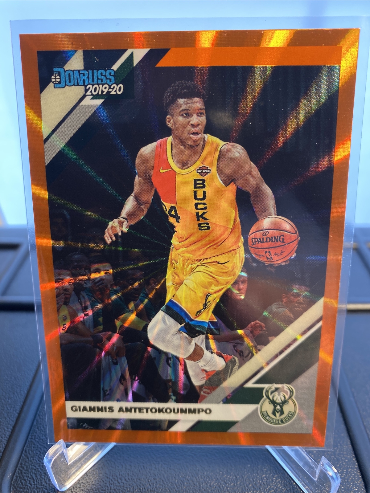 2019-20 Donruss Giannis Antetokounmpo Orange Holo Laser insert card 💥Bucks💥