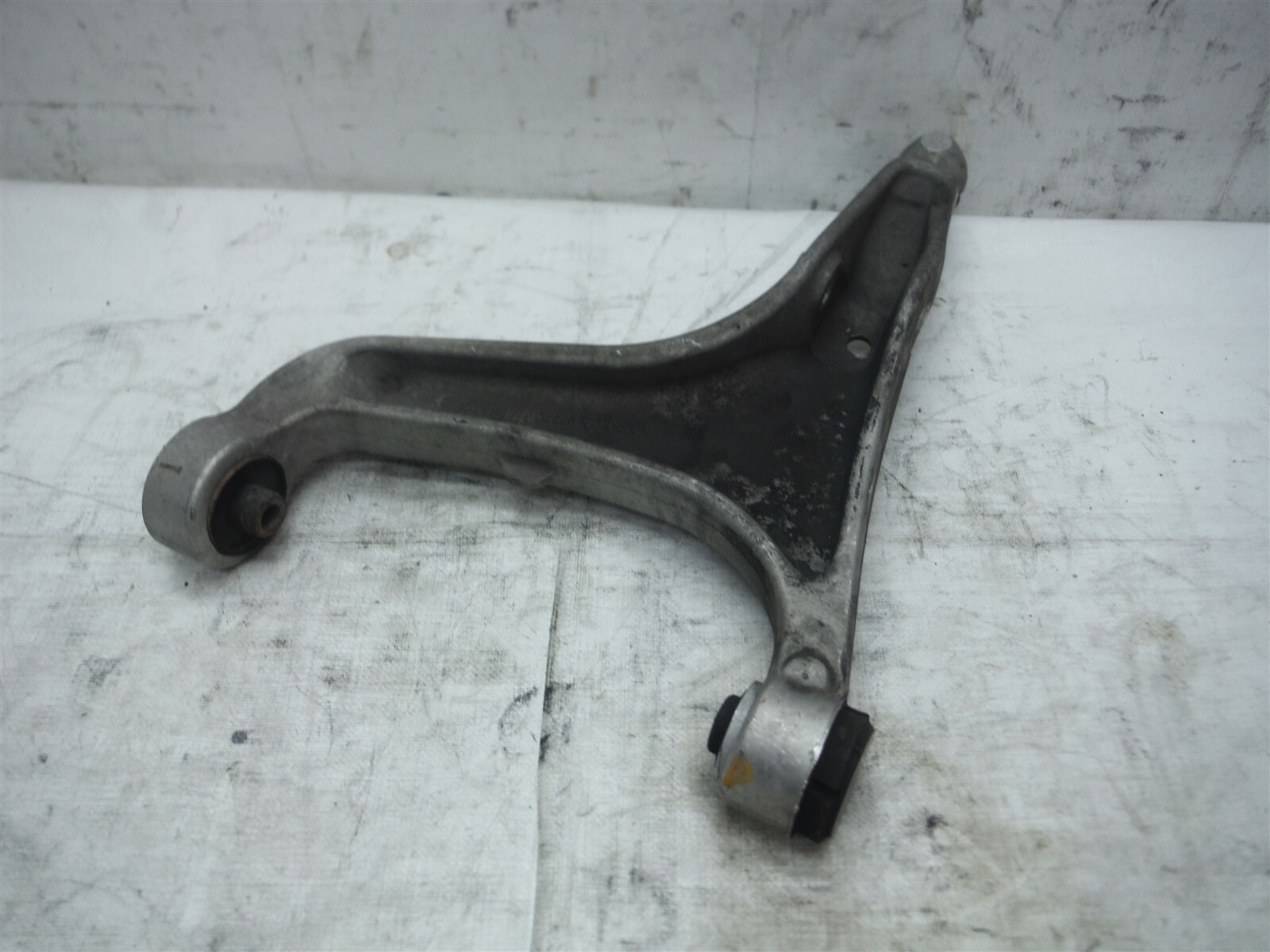 2014-2018 MASERATI GHIBLI QUATTROPORTE RIGHT FRONT LOWER CONTROL ARM 06700071790