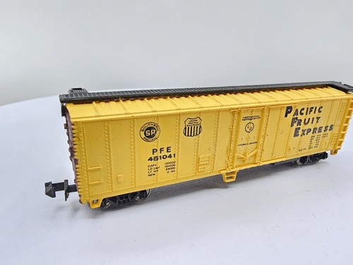 Bachmann N Scale 5462 51’ Mechanical Steel Reefer Pacific Fruit Express PFE - Picture 7 of 10