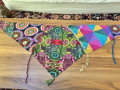 Desigual Vibrant Triangular Geometric Scarf Or Scarf top Multicolor bohemian