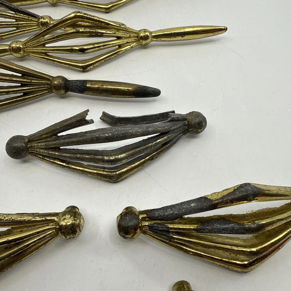 Lote de tiradores de cajón ornamentados de latón acanalado recuperado desgastados P 1485 leer Starburst Foto 3 de 4