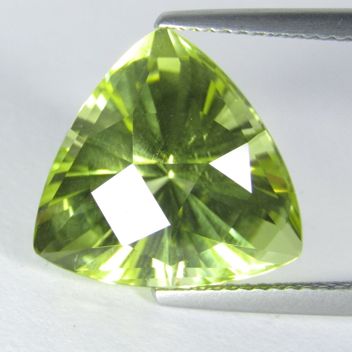8.52Cts HI-Spark Natural Lemon Quartz 14mm Trillion Cut 8.52Cts HI-Spark Natural Lemon Quartz 14mm Trillion Cut