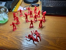 15 MARX TOYS WESTERN CAMP INDIAN PLAYSET FIGURES in RED