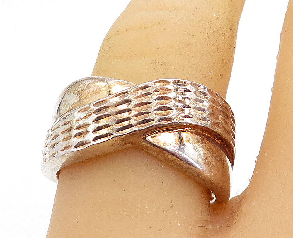 925 Sterling Silver Vintage Shiny Etched Twist Design Band