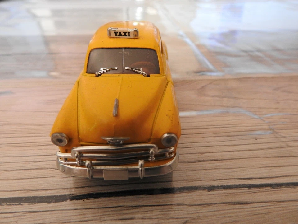 voiture miniature taxi  CHEVROLET  1950 SOLIDO - Photo 2/4