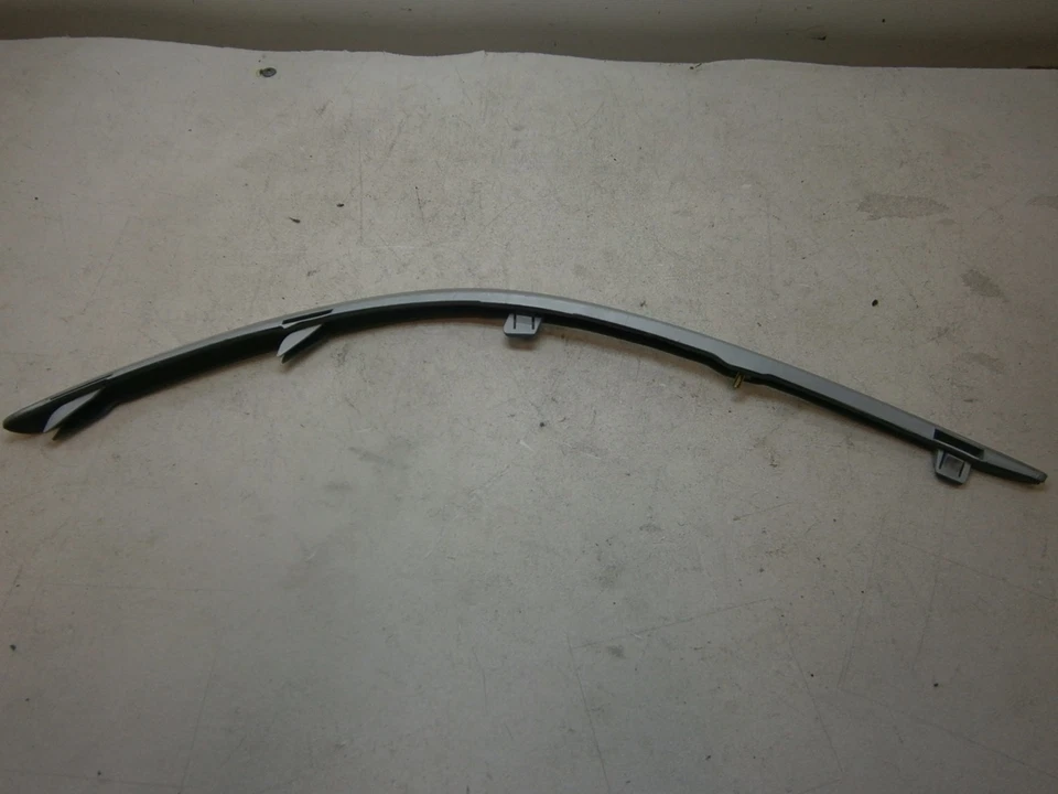 Parachoques delantero derecho moldura inferior OEM nn60779 Mazda MPV 2002 2003 Foto 2 de 4