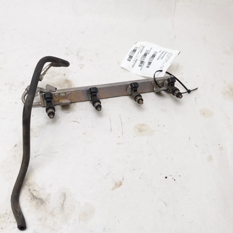 CARRIL DE COMBUSTIBLE para Nissan Altima 2015 OEM Foto 2 de 4