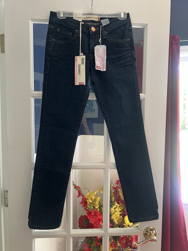 Levi's Women’s Size 1 Dark Denim Skinny 26 Waist