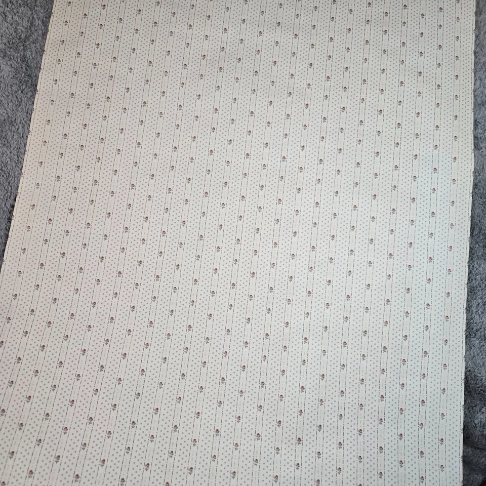 Papel Pintado Vintage Gris Rosa Flor Micro Impresión 30+Pies x 20.4" Foto 2 de 4