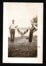 LAKE YOUNG FISHERMEN STRINGER FULL OF FISH OLD/VINTAGE PHOTO SNAPSHOT- C191