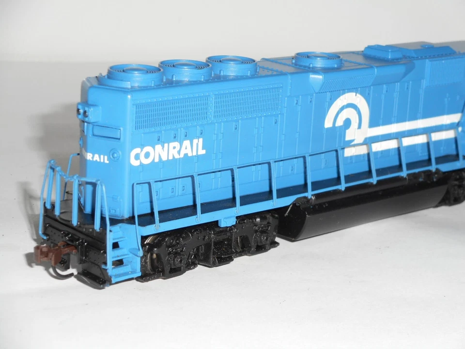 Bachmann Conrail Diesel in DCC mode.  Excellent operation. HO Scale. No box - Image 2 of 4