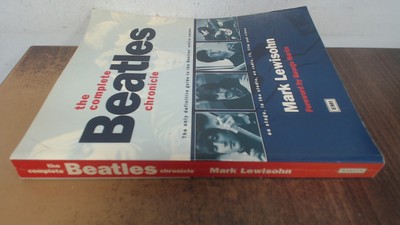 			The Complete Beatles Chronicle, Mark Lewisohn, Hamlyn, 1996, Pape		