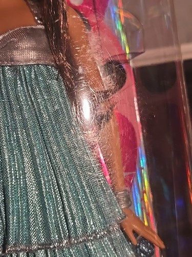 *READ*Barbie Disco Ball Teresa Doll in Ice Blue Party Dress 2008 Mattel N6189 - Picture 11 of 18
