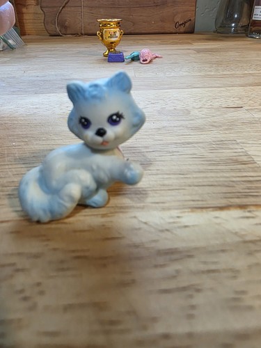 Kenner Littlest Pet Shop Cutesy Kittens w/Kitten Playhouse & Playful Persian Lot - Picture 9 of 10
