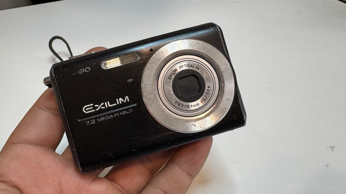 Casio Exilim EX-Z75 - 7.2 Megapixel Digital Camera For Parts