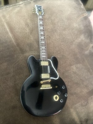 Axe Heaven GG-325 Gibson BB King ES-345 80th Birthday Lucille Mini Guitar Model
