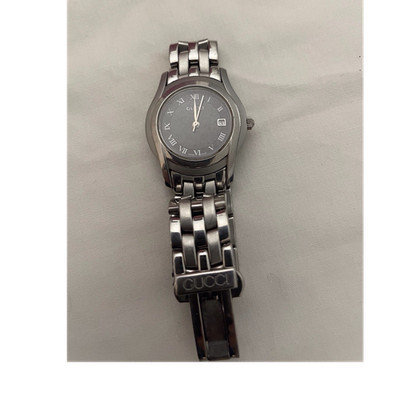 Gucci 5500L women’s stainless steel watch with date Gucci 5500L Series Date Black Dial Stainless Steel Silver  main image 2