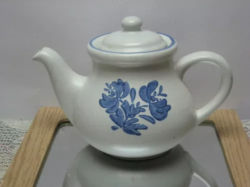 Pfaltzgraff Yorktowne Vintage Stoneware Teapot  #7-550