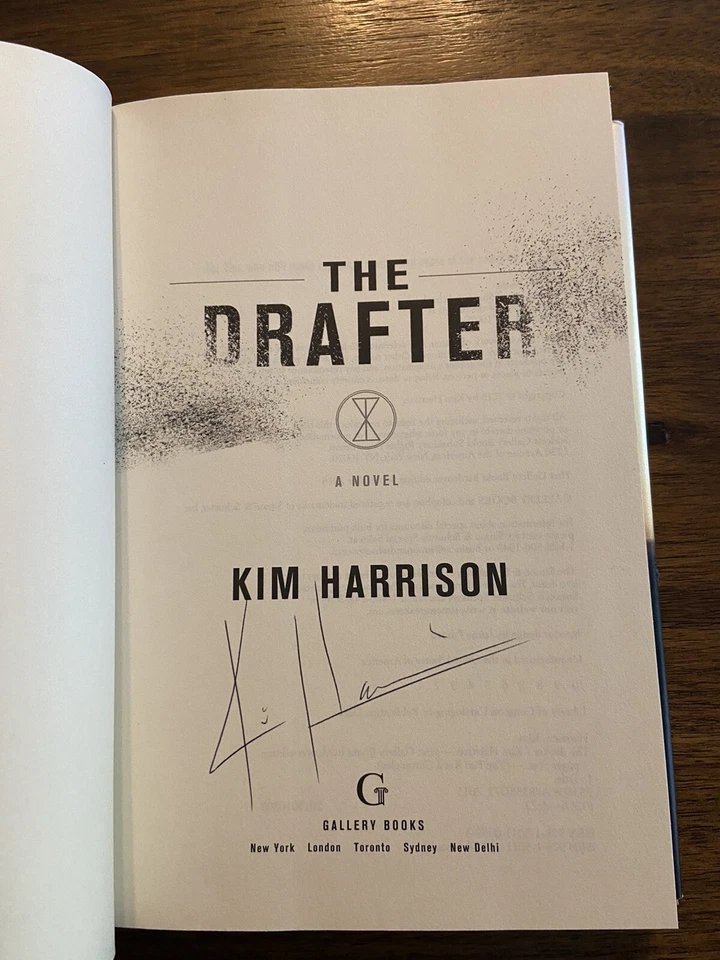 Подписанный The Drafter Ким Харрисон 1-е издание 1-е издание 2015 твердая обложка - Изображение 2 из 4