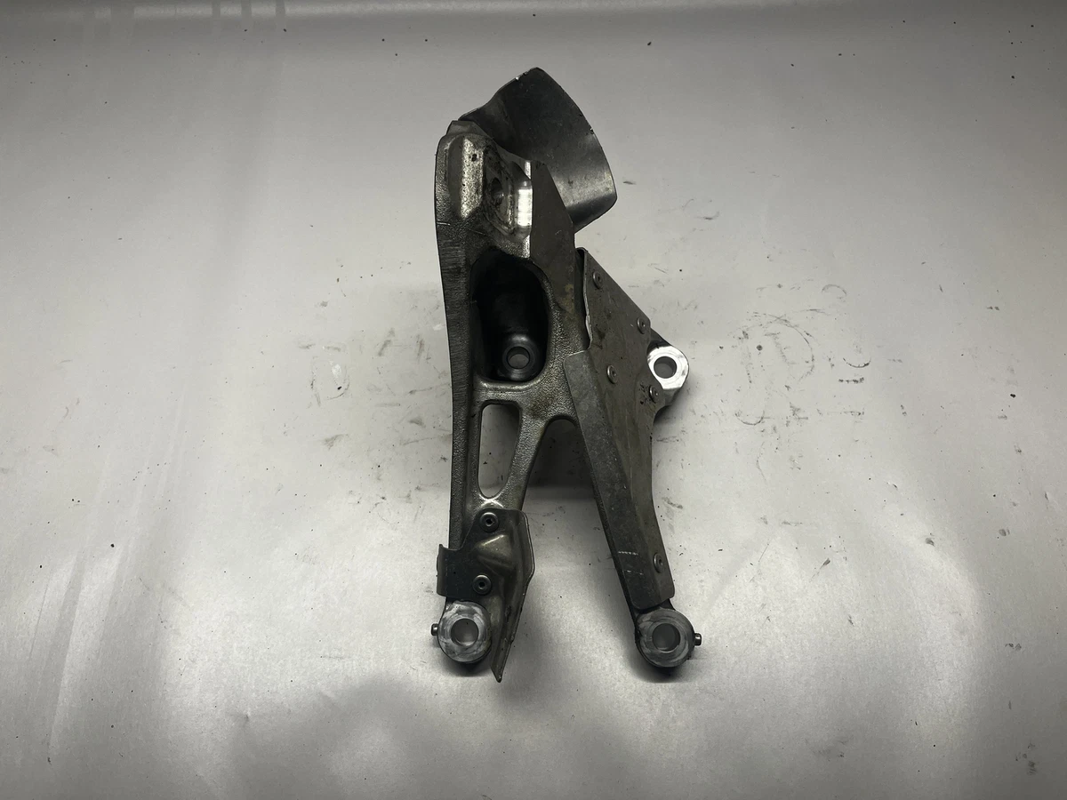 2016 BMW 3 F30, F80 M3 Engine Bracket Right Side 2284204 228420402  