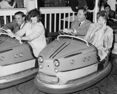 Graham Hill And Jim Clark On Dodgem Cars Bognor Regis Motor Racing Old Photo