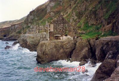 FOTO RUINIERTE HÜTTEN IN HALL SANDS STOKENHAM DIES SCHEINT KEIN VERNÜNFTIGER PLA