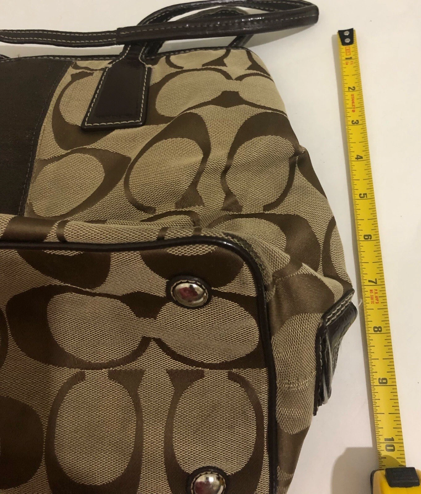 Borsa a mano COACH firma a righe con telaio a quadretti F17424 SKHMA cachi mogano