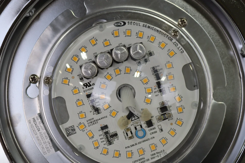 Westinghouse Wengue 30 inch  Chrome Brown Indoor Ceiling Fan LED Light Kit - Image 3 of 4