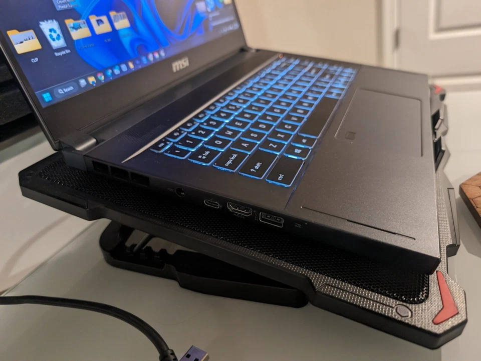 MSI Creator 15 15.6' i7-10875H 3(1+2) TB SSD, 64 RAM DDR4, RTX 2070 Super - Image 3 of 4