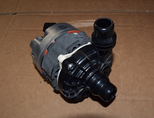 1x Genuine Mercedes Coolant Pump Water Pump Pump w463 w222 w907 w447 New - Picture 3 of 3