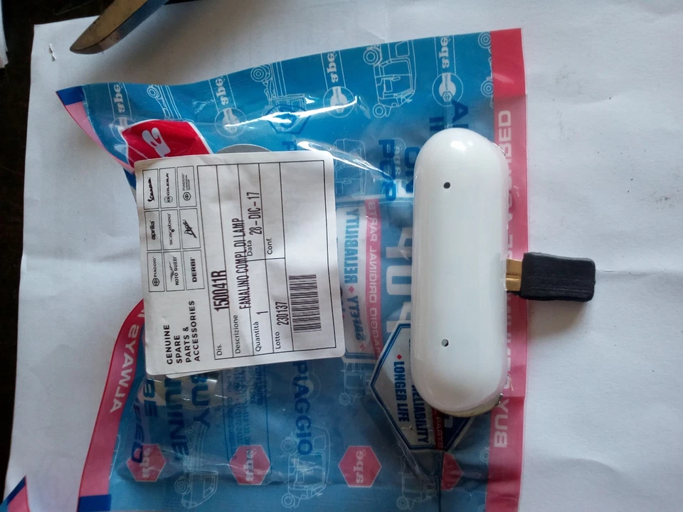 PIAGGIO 150041R LUCE INTERNA PER CABINA PIAGGIO APE MP 501-600-601 - APE 50 TL5T