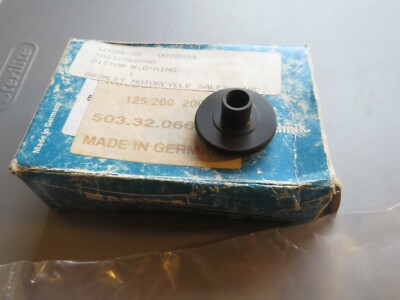 Insonorisant de capot moteur appropriées pour MERCEDES-BENZ W124 Insonorisant de capot moteur appropriées pour MERCEDES-BENZ W124