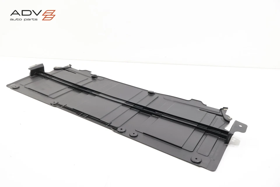 Chevrolet Blazer EV 2024-2025 protector contra salpicaduras delantero central debajo del piso OEM Foto 3 de 4