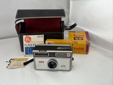 Kodak Instamatic 100 Camera w/ Case Flashbulbs Film Vintage 1960s Untested