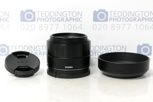 Sigma 30mm f/2.8 DN Art, Black + Lens Hood - Sony E-Mount