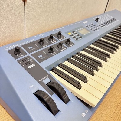 YAMAHA CS-1X Vintage Synthesizer Keyboard Musical instrument Very Good Used