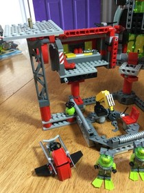 LEGO 8077 Atlantis Exploration HQ Complete No Box